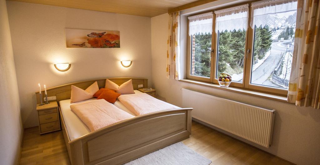 Haus Annette Aparthotel Schröcken Buitenkant foto