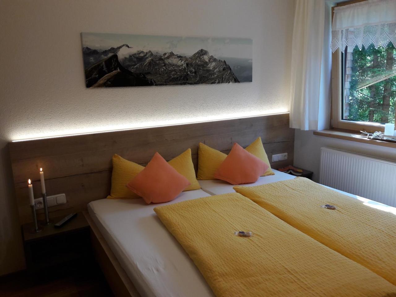 Haus Annette Aparthotel Schröcken Buitenkant foto